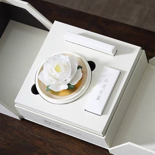 Mudan Noir Radiant Peony Porcelain Diffuser